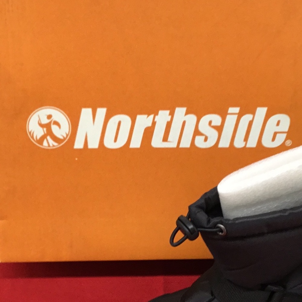 North side insulated boots black  size 2